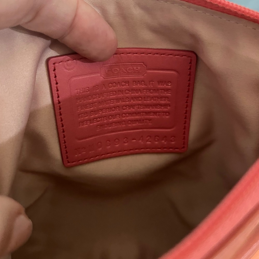 Coach Leather Crossbody Bag Coral White Turnlock Pocket 42643 Messenger Bag - Picture 6 of 6